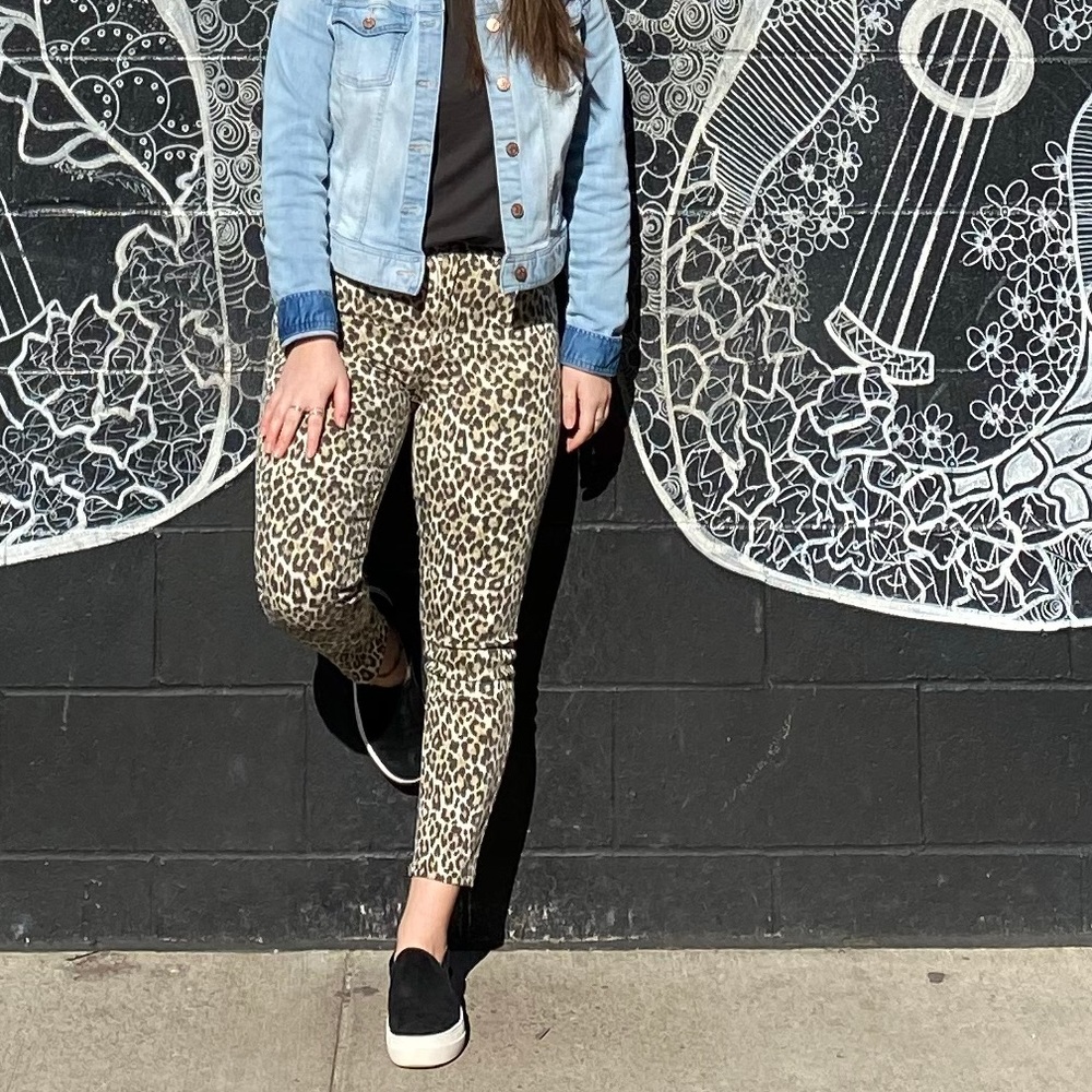 American Eagle Cheetah Print Jeans